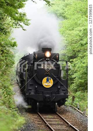 SL Yamaguchi passes through the Tashiro Tunnel and descends to Sasame SL Yamaguchi passes through the Tashiro Tunnel and descends to Sasame 127399685