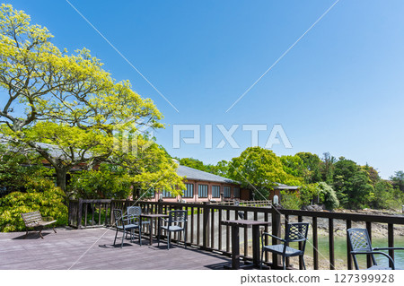 Oyanocho, Kamiamakusa City, a scenic tourist spot where you can see the ocean shining in the blue sky 127399928