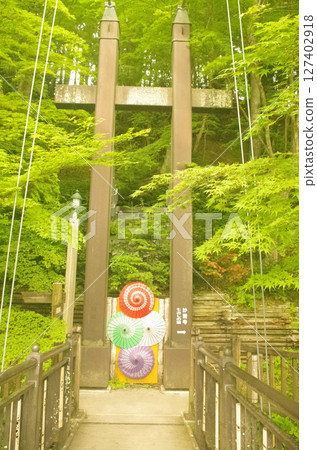 Nanatsu rock suspension bridge 127402918