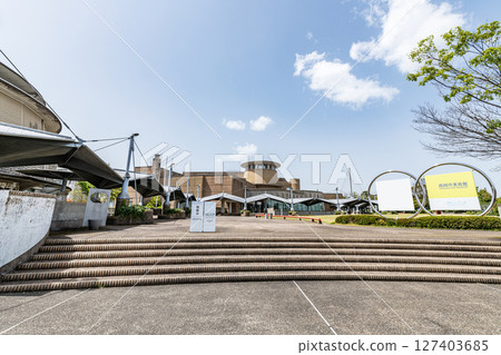 富山縣高岡市高岡美術館 127403685