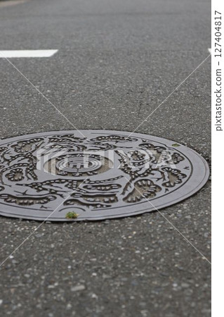 Manhole cover (Ichikawa City, Chiba Prefecture) 127404817