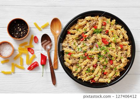 creamy ground beef cheeseburger pasta, top view 127406412