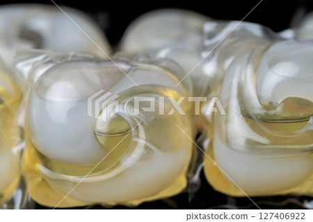 washing capsules 127406922