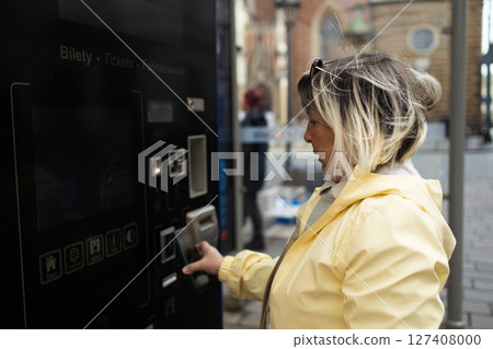 Using Ticket Machine in Krakow for Public Transport 127408000