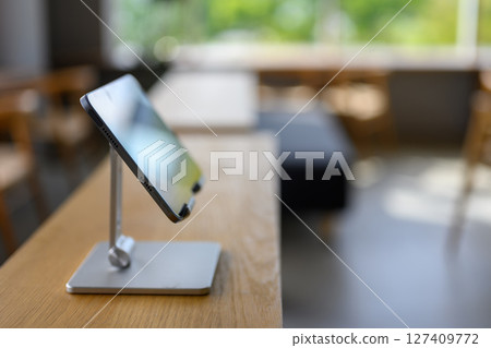 平板電腦和支架 127409772