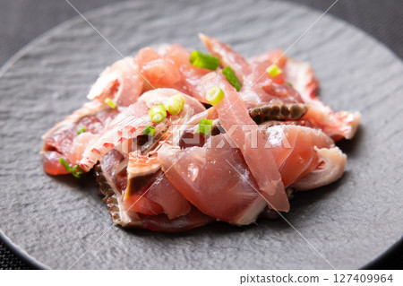 Small fish sashimi 127409964