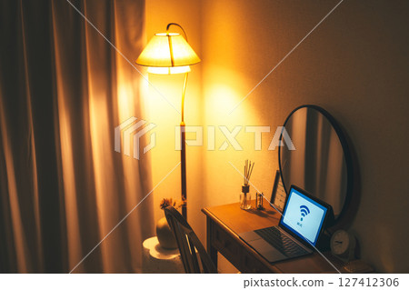 有鏡子的房間 127412306