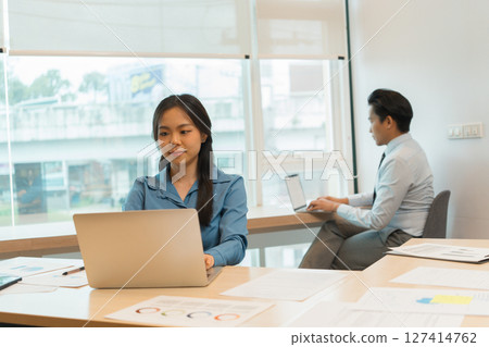 Successful Business Negotiation Between Partners 127414762