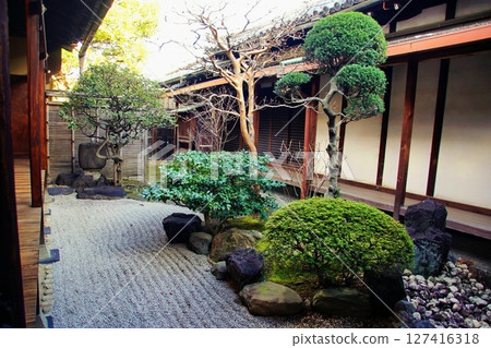 京都府東寺觀地院「四面相對的庭園」京都市南區九條町,2022年2月 京都府東寺觀地院「四面相對的庭園」京都市南區九條町,2022年2月 127416318