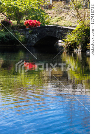 新綠時節的南阿蘇村湧水區(明神池名水公園) 新綠時節的南阿蘇村湧水區(明神池名水公園) 127418738
