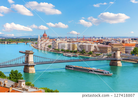 Skyline day view of Budapest with Parliament building, Chain Bridge and Danube river, Hungary 127418807