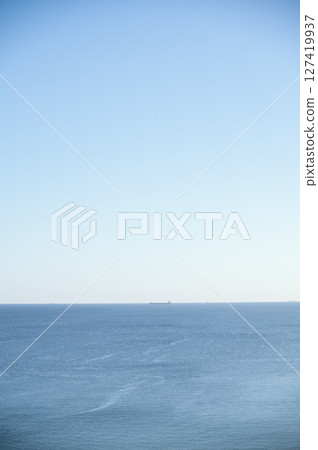 A large body of water 127419937