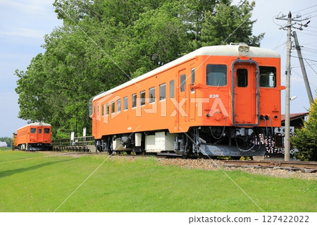 舊 JNR 廣尾線興福站遺址中保存的 Kiha 22 系列機車（日本北海道帶廣市） 127422022