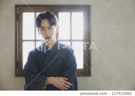 Young man in yukata 127422662