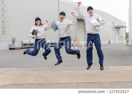 一群高壓工人 127422827