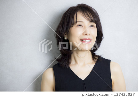美麗的中年婦女 127423027