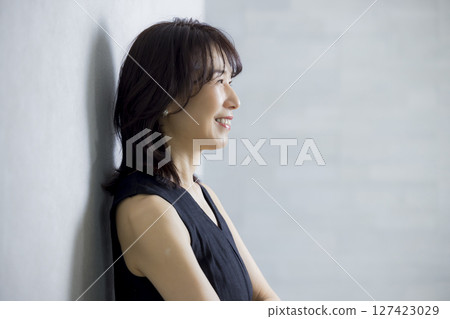 美麗的中年婦女 美麗的中年婦女 127423029