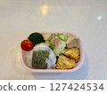 Children's lunch box 127424534