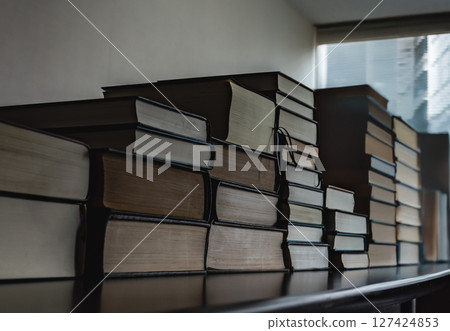 A large number of technical books A large number of technical books 127424853