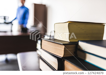 律師事務所書籍 127424870