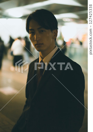 尖峰時段和公司員工 127425338