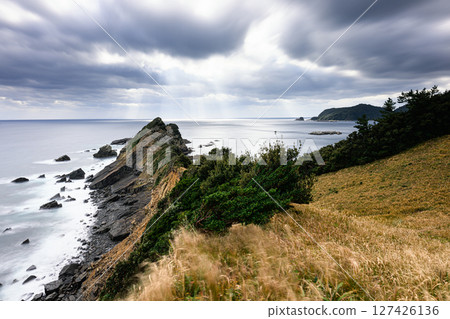 Dramatic clouds and the coastline leading to the sea, Tonosuyama Observatory, Koshikijima Island Dramatic clouds and the coastline leading to the sea, Tonosuyama Observatory, Koshikijima Island 127426136