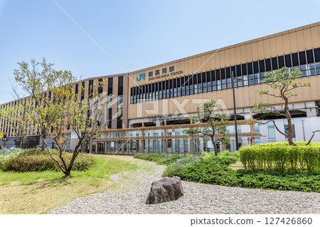 富山縣高岡市晴天的JR新高岡站（北口） 127426860