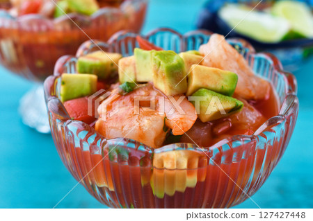 雞尾酒蝦（Coctel de Camarones）（墨西哥菜） 127427448