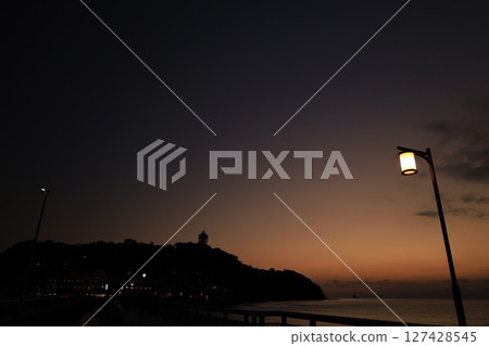 Sunset scenery around Enoshima Bridge Sunset scenery around Enoshima Bridge 127428545