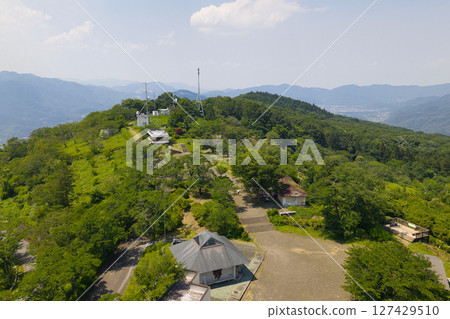 埼玉縣秩父市皆野町綠意盎然的皆野山公園(無人機空拍) 埼玉縣秩父市皆野町綠意盎然的皆野山公園(無人機空拍) 127429510