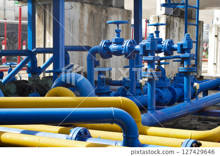 Pressure Control in Gas Plants Using Blue and Yellow Pipe Systems 127429646
