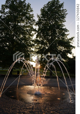 富山市環水公園的噴泉 富山市環水公園的噴泉 127430842