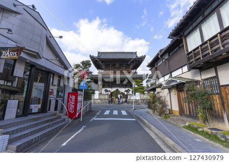 Kyoto, Japan - Jan 1,2023 : Seiryoji Temple with blue sky in Kyoto, Japan on Jan 1,2023. 127430979