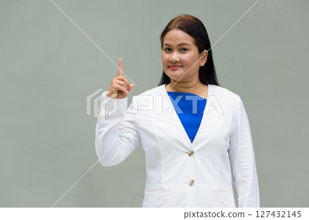 Portrait of mature Asian woman Portrait of mature Asian woman 127432145