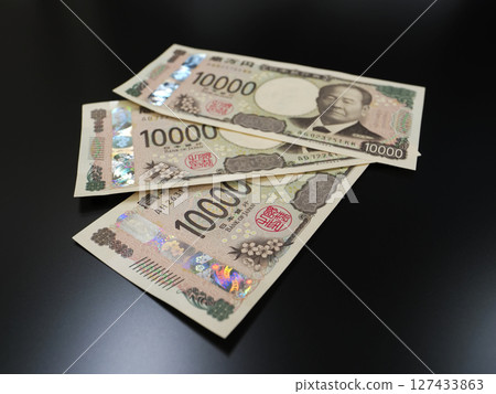 Image of 10,000 yen bill 127433863