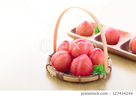 Early plums 127434244