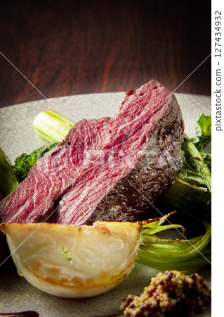 新鮮美味的牛排 新鮮美味的牛排 127434932