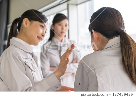 Business image of a woman in work clothes Business image of a woman in work clothes 127439459