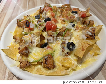 在墨西哥餐廳裡拍攝特色美食nachos特寫照片 在墨西哥餐廳裡拍攝特色美食nachos特寫照片 127440396