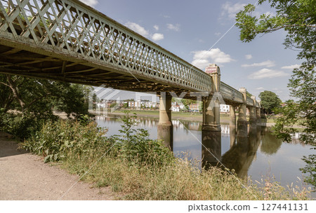 Perspective of Kew Railway Bridge (Strand-on-the-Green Railway Bridge) Lattice girder bridge Perspective of Kew Railway Bridge (Strand-on-the-Green Railway Bridge) Lattice girder bridge 127441131