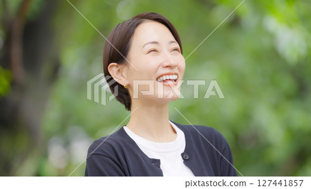 Woman, Fresh green, Green, Smile 127441857