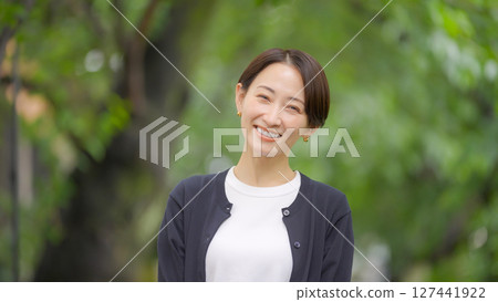 Woman, Fresh green, Green, Smile 127441922