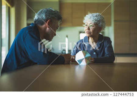 晚年生活 127444753