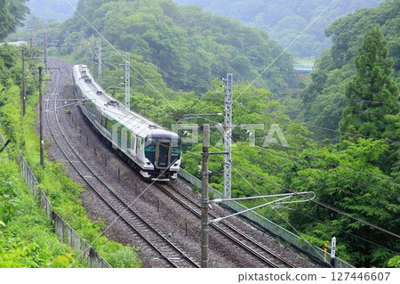 JR Joetsu Line "Tanigawadake Mogura Express, a mountain express train" JR Joetsu Line "Tanigawadake Mogura Express, a mountain express train" 127446607