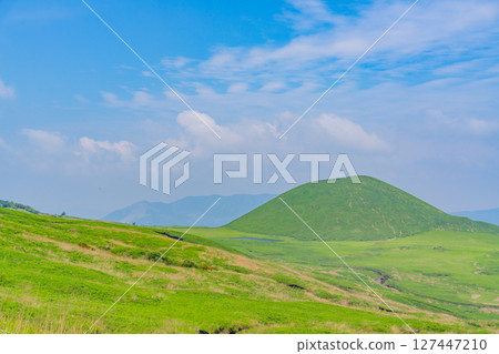 （熊本縣）新綠阿蘇全景線～米塚 127447210