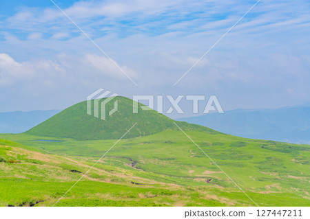 (熊本縣)新綠阿蘇全景線~米塚 (熊本縣)新綠阿蘇全景線~米塚 127447211