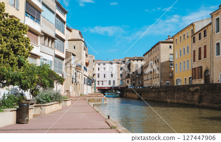 Pont des Marchands bridge and canal in Narbonne Pont des Marchands bridge and canal in Narbonne 127447906
