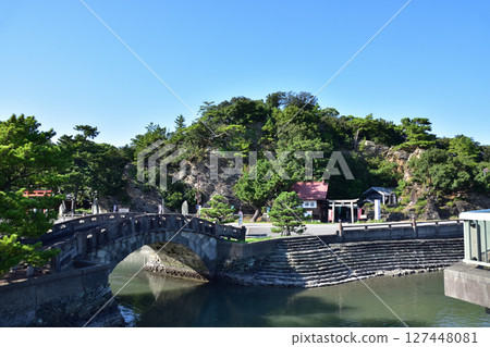 和歌山和歌之浦的古橋和鹽灶神社 127448081