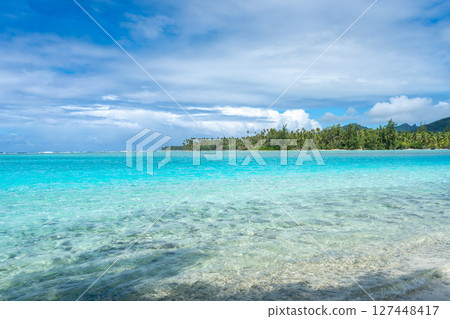 Motu Mahare and Coral Garden, Huahine, French Polynesia, with turquoise waters 127448417