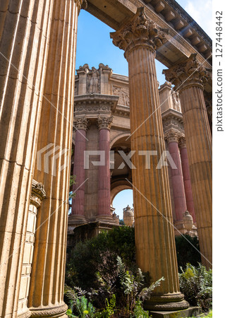 Palace of Fine Arts surrounded by greenery in San Francisco, USA Palace of Fine Arts surrounded by greenery in San Francisco, USA 127448442